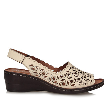 Ażurowe sandały Toscanio na koturnie BM 1035