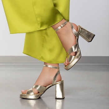 Sandały damskie w złotym kolorze Toscanio EN MINI35