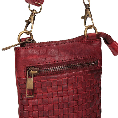 Mała saszetka z ozdobnymi nitami 052