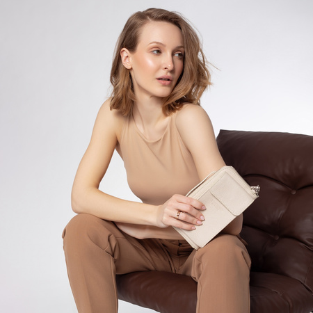 Wyjątkowo praktyczna saszetka E44