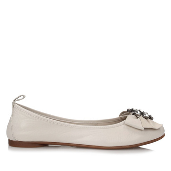 Kremowa balerina z ozdobną kokardą marki Toscanio PZ 2009