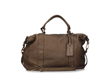 Klasyczna torebka z pranej skóry C46