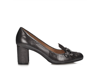 Czółenka Indiana 15719 zdobny żabot