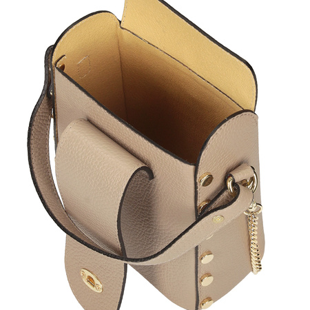 Elegancka torebka z ozdobą F10