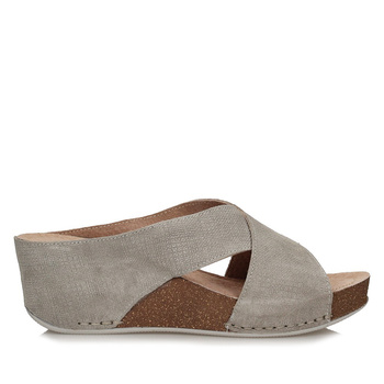 Klapki damskie Venezia 7848