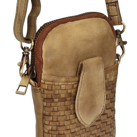 Mała saszetka z ozdobnym plecieniem 054