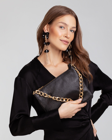 Torebka ze złotym łańcuchem E128