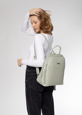 Bardzo elegancki skórzany plecak E52