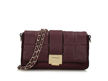 Elegancka torebka z pikowanym zdobieniem C198