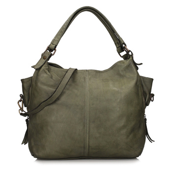 Workowana torebka z pranej skóry C43